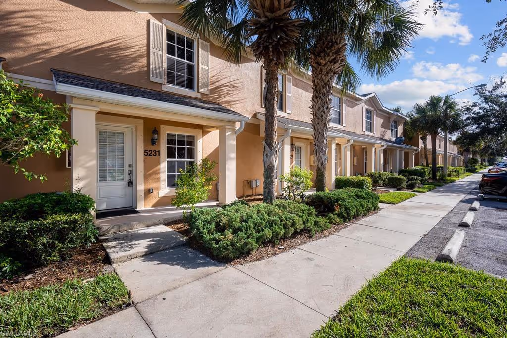 Middlebrooke Townhomes