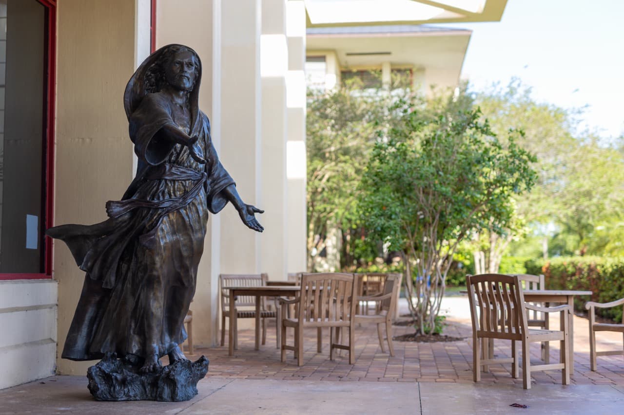 Canizaro Library Exterior